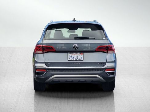 Used 2022 Volkswagen Taos SE image 5