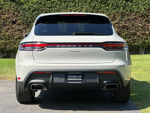 Certified 2025 Porsche Macan AWD/4WD image 7