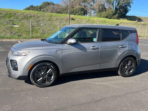 Used 2022 Kia Soul EX image 7