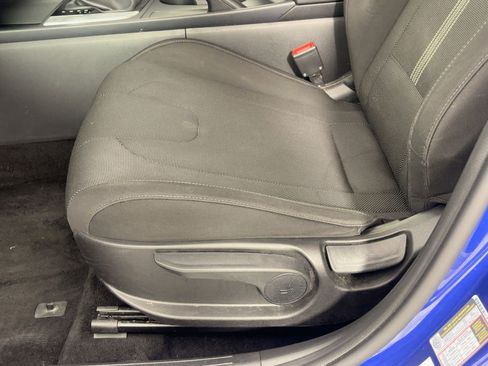 Used 2021 Hyundai Elantra SE image 14