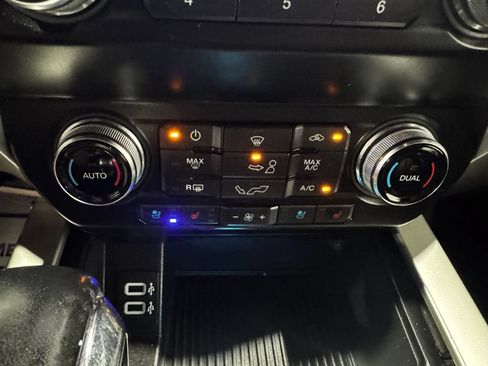 Used 2019 Ford F150 Lariat w/ Equipment Group 502A Luxury AWD/4WD image 34