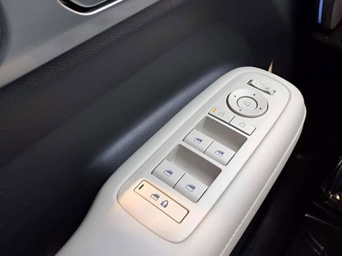 Certified 2024 Hyundai Santa Fe Limited FWD image 17