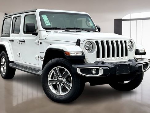 Used 2022 Jeep Wrangler Unlimited Sahara image 4
