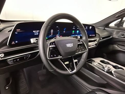 Used 2024 Cadillac Lyriq Tech RWD image 13