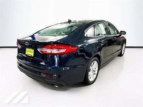 Used 2020 Ford Fusion SE image 5