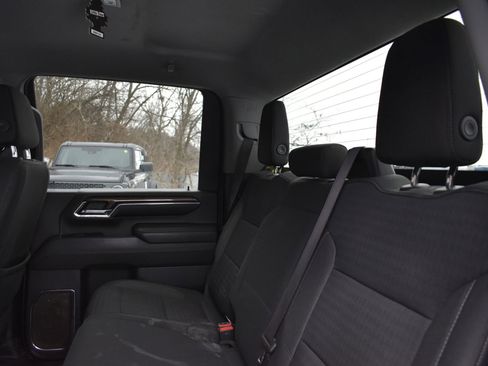 Used 2024 Chevrolet Silverado 2500 LT w/ Convenience Package image 16