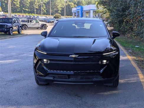 New 2026 Chevrolet Equinox EV LT image 6