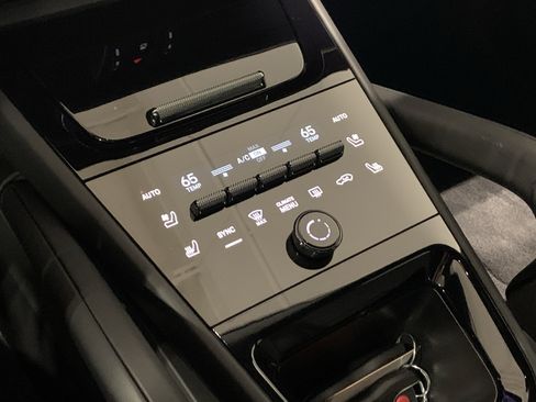 New 2026 Porsche Cayenne Coupe image 23