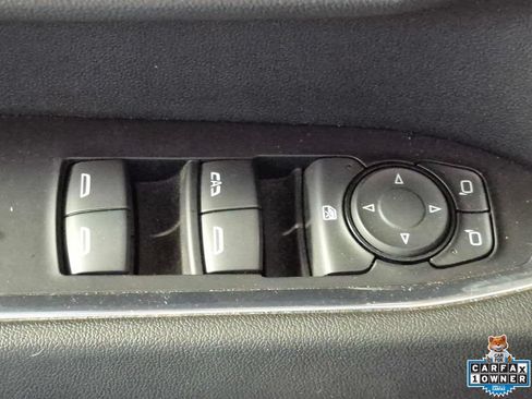 Used 2023 Chevrolet Silverado 1500 LT AWD/4WD image 17