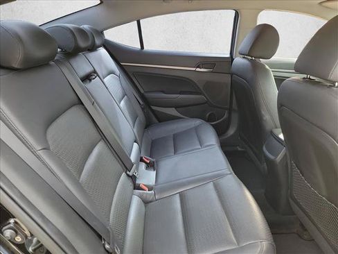 Used 2017 Hyundai Elantra Limited FWD image 16