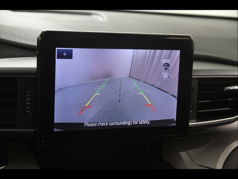 Used 2023 Ford Explorer XLT w/ Equipment Group 202A AWD/4WD image 12