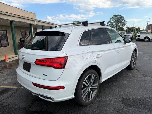 Used 2020 Audi Q5 e Premium Plus AWD/4WD image 3