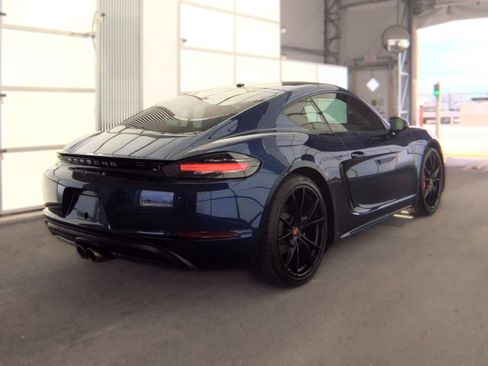 Used 2022 Porsche 718 Cayman S RWD image 5