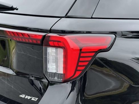 Certified 2026 Ford Explorer Platinum AWD/4WD image 9
