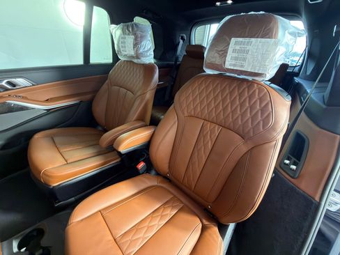 Used 2026 BMW X7 M60i AWD/4WD image 27