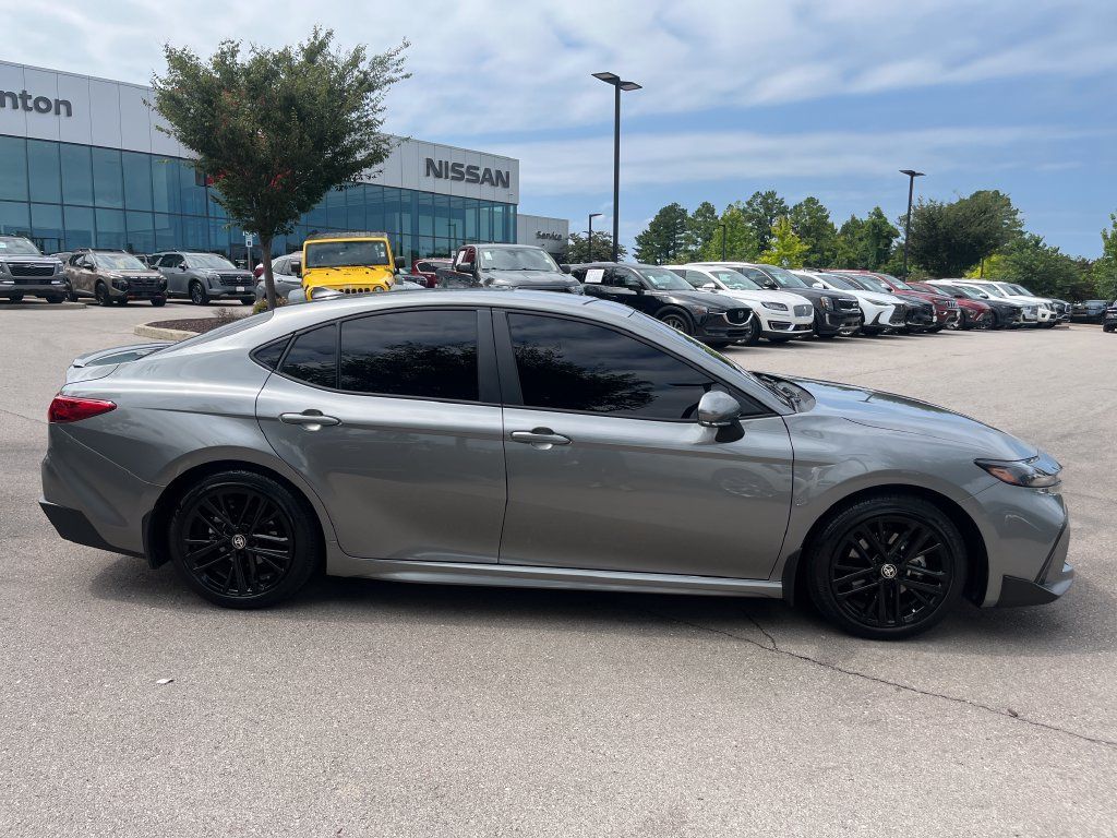 Used 2026 Toyota Camry SE FWD image 8