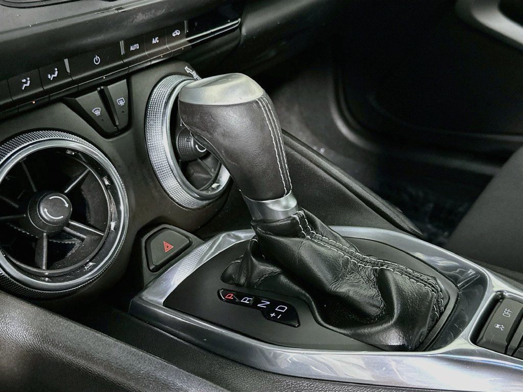 Used 2017 Chevrolet Camaro LT RWD image 18