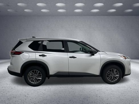 Used 2024 Nissan Rogue S FWD image 6