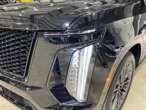 Used 2025 Cadillac Escalade Sport Platinum AWD/4WD image 20