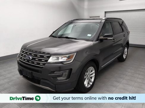 Used 2017 Ford Explorer XLT FWD image 1
