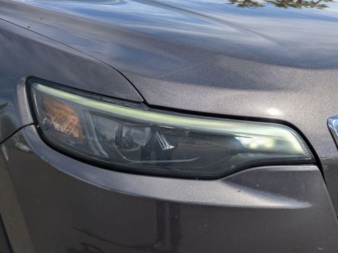 Used 2019 Jeep Cherokee Limited FWD image 11