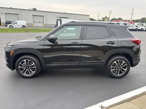 Used 2026 Chevrolet TrailBlazer LT w/ LT Cold Weather Package AWD/4WD image 6