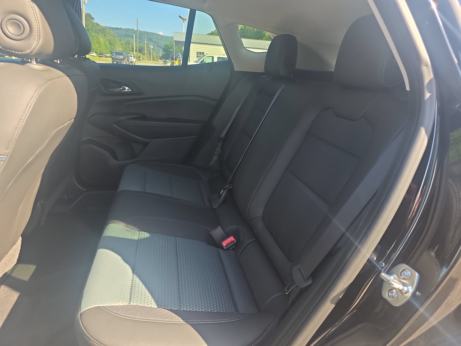 New 2026 Chevrolet Trax LT w/ Midnight Edition FWD image 21