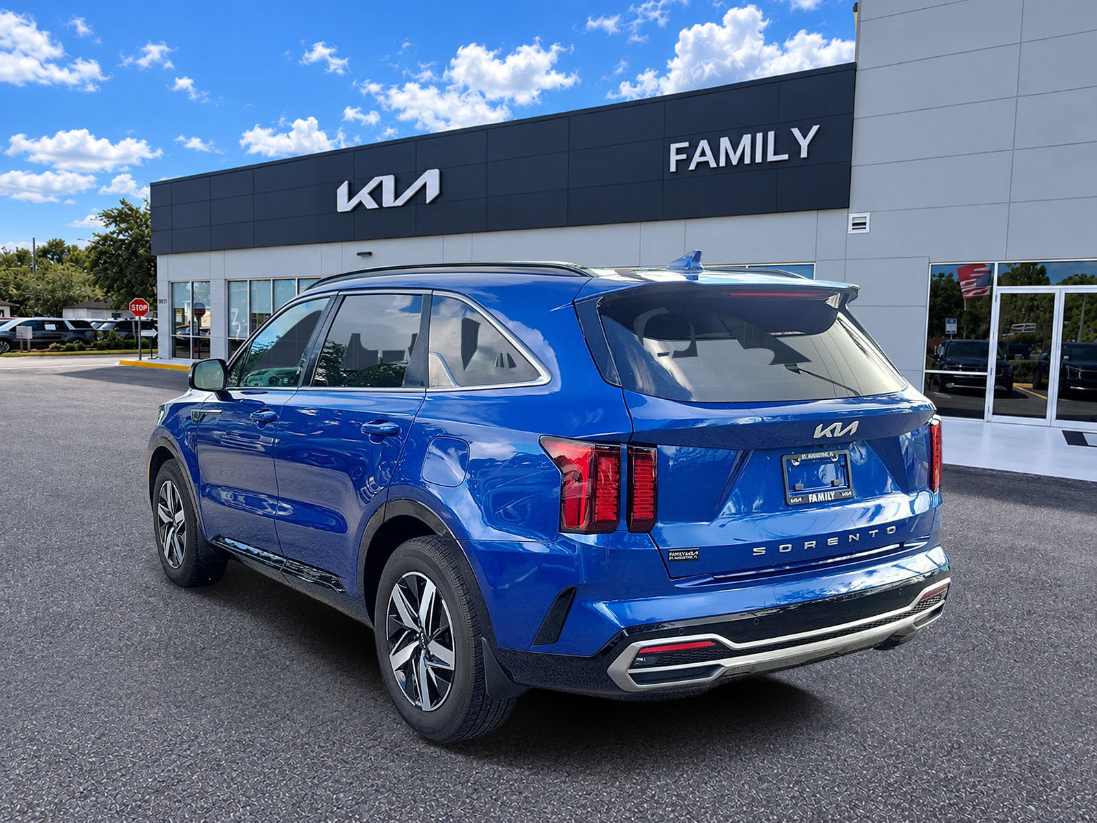 Used 2022 Kia Sorento EX w/ Panoramic Sunroof Package FWD image 4