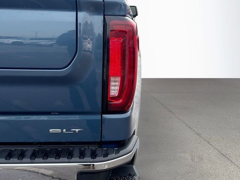 Used 2024 GMC Sierra 1500 SLT image 12