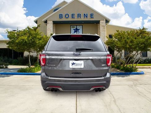 Used 2018 Ford Explorer Platinum image 4