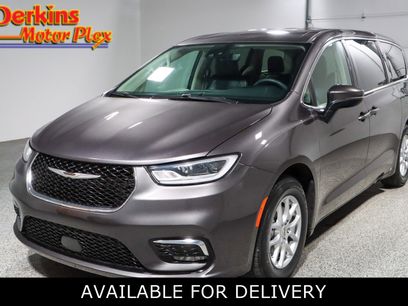 Used 2023 Chrysler Pacifica Touring-L