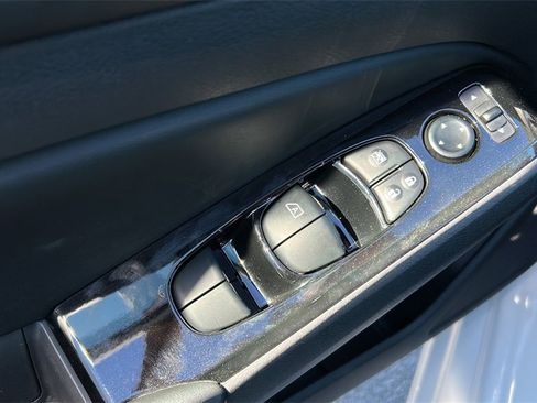 Used 2024 Nissan Altima 2.5 SR w/ SR Premium Package image 10