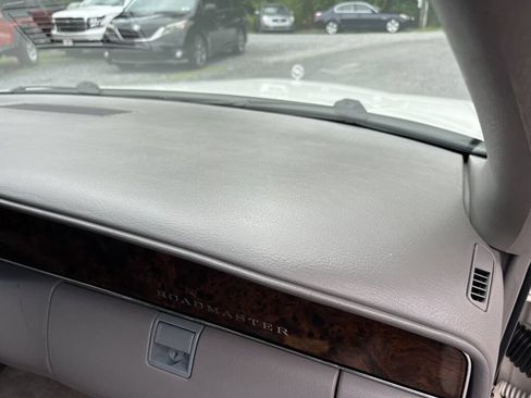 Used 1992 Buick Roadmaster Sedan RWD image 54