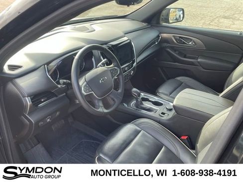 Used 2023 Chevrolet Traverse Premier w/ Redline Edition image 16