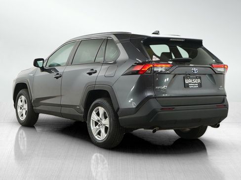Used 2021 Toyota RAV4 LE AWD/4WD image 3
