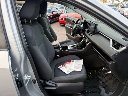 Used 2019 Toyota RAV4 LE image 11