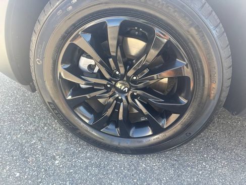 Used 2021 Kia Telluride LX AWD/4WD image 9