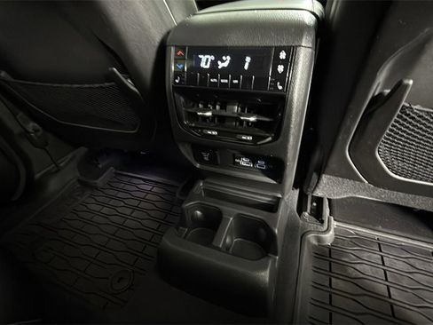Used 2023 Jeep Grand Cherokee L Overland image 34