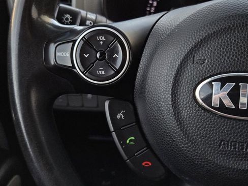 Used 2019 Kia Soul image 24