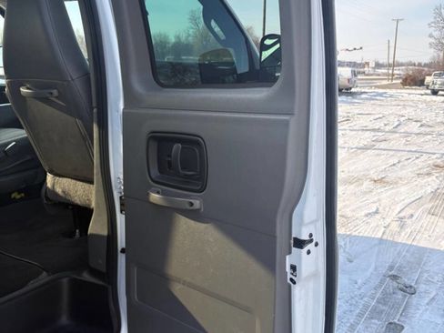 Used 2025 Chevrolet Express 3500 LT w/ LT Preferred Equipment Group image 10
