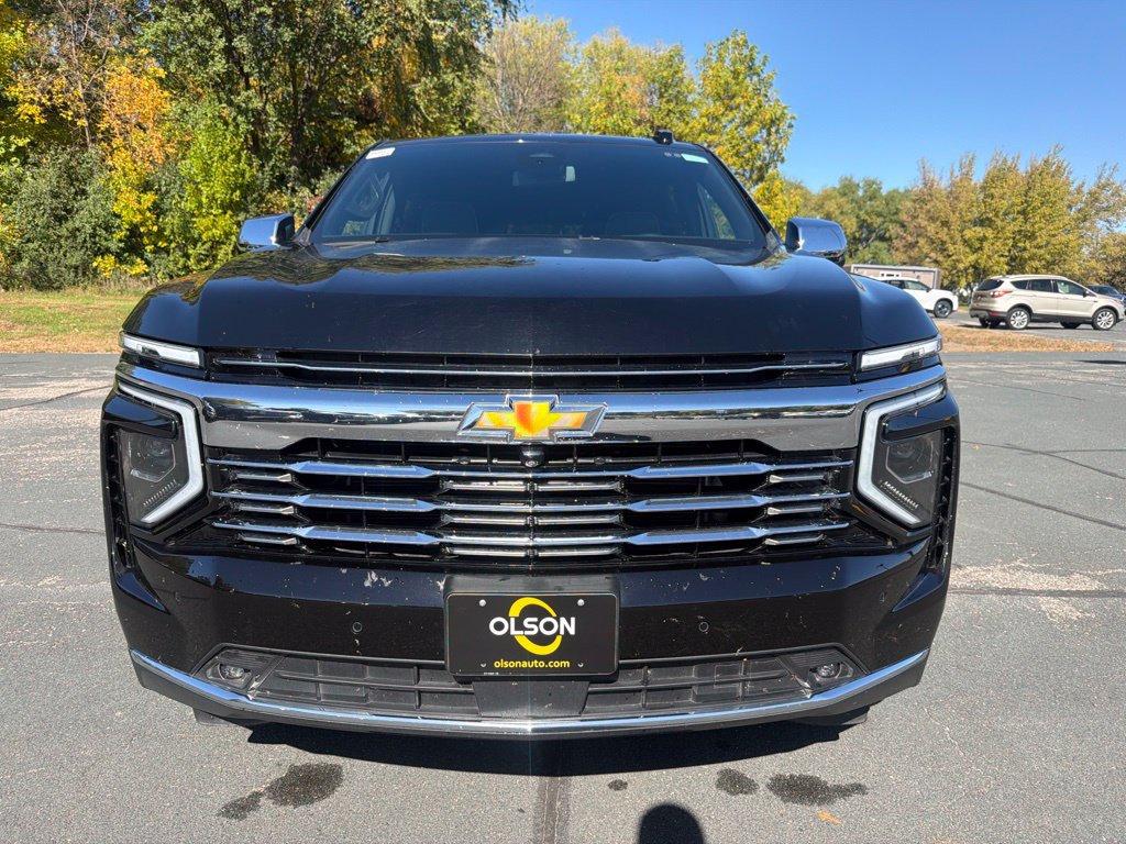 Used 2026 Chevrolet Suburban Premier AWD/4WD image 2