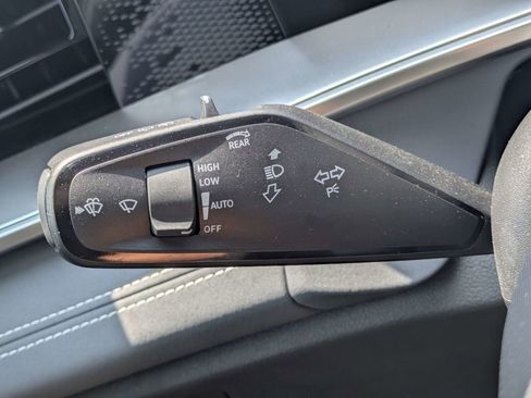 New 2026 Volkswagen Tiguan SE R-Line FWD image 31