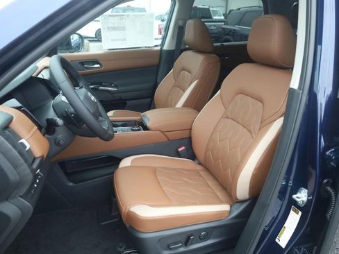 New 2026 Nissan Pathfinder Platinum AWD/4WD image 21