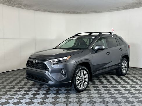 Used 2025 Toyota RAV4 XLE Premium FWD image 7