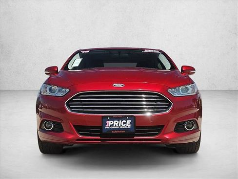Used 2015 Ford Fusion SE FWD image 2