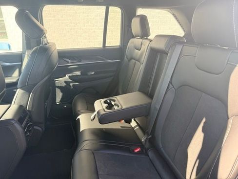 New 2026 Jeep Grand Cherokee Altitude AWD/4WD image 19