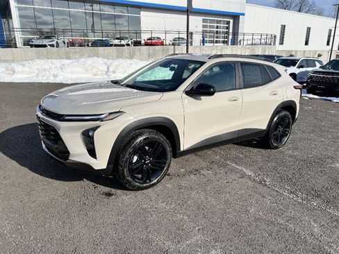 New 2026 Chevrolet Trax ACTIV w/ Sunroof Package image 1