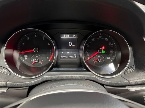 Used 2018 Volkswagen Passat 2.0T R-Line image 27