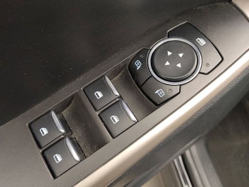 Used 2023 Ford Explorer XLT w/ Equipment Group 202A image 27