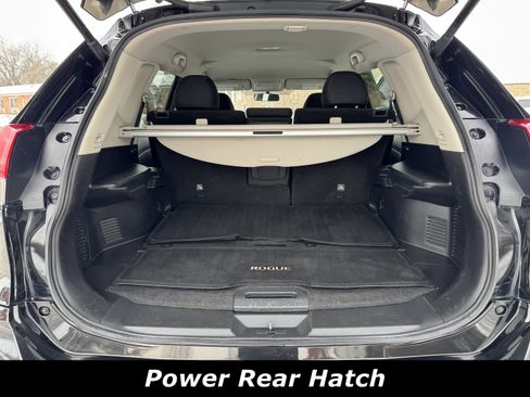 Used 2018 Nissan Rogue SV w/ Premium Package image 13